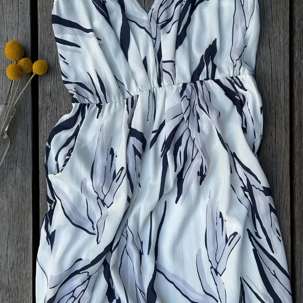 Delilah midi dress size 10 - Picture 4 of 8